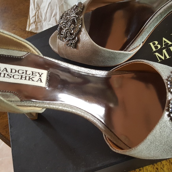 shoes - Picture 3 of 8